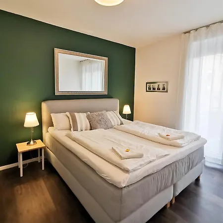 Apartment Cf13 30m2 With Terrace Ac And Netflix